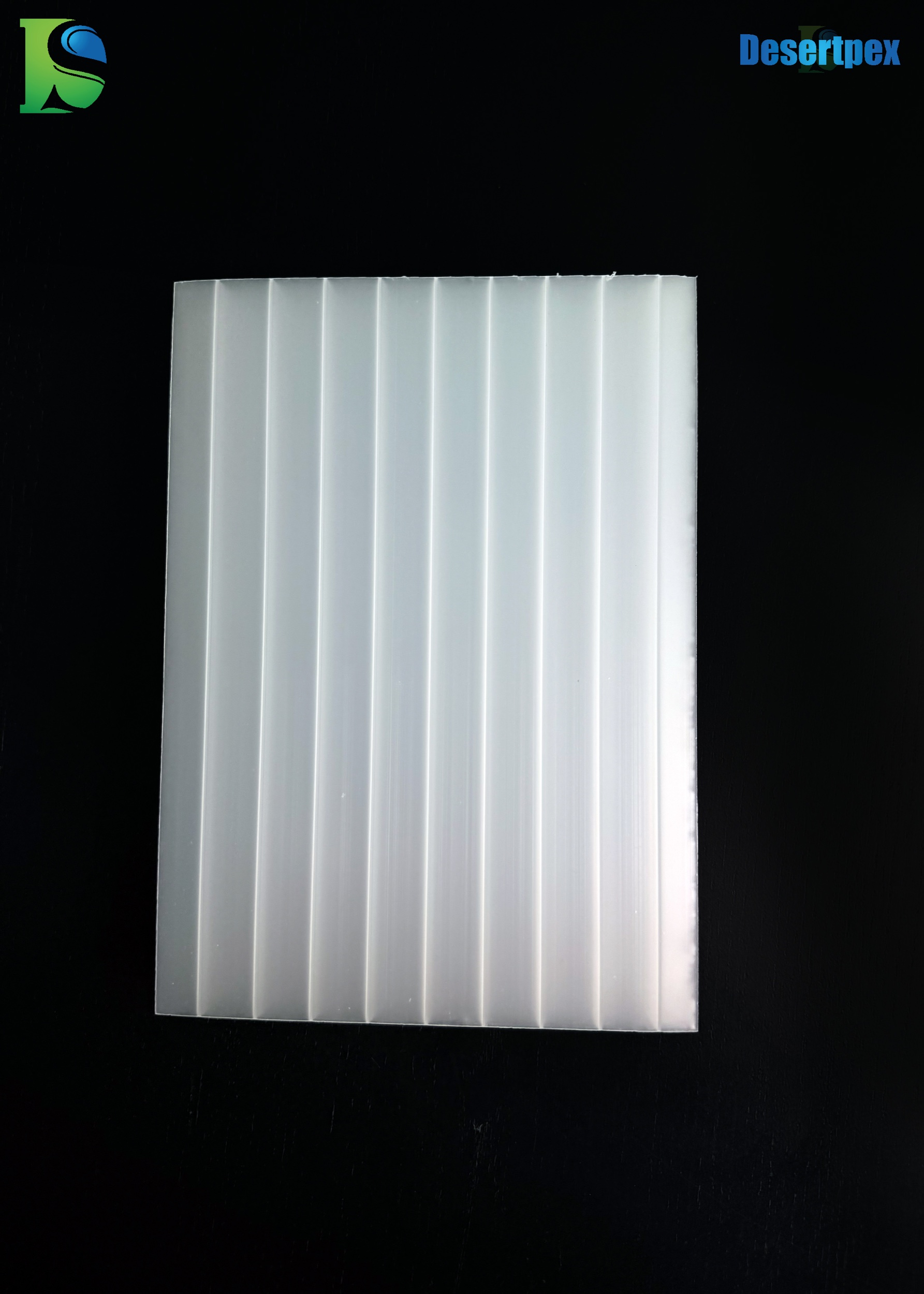 polycarbonate-sheet-opal-white-holl-002